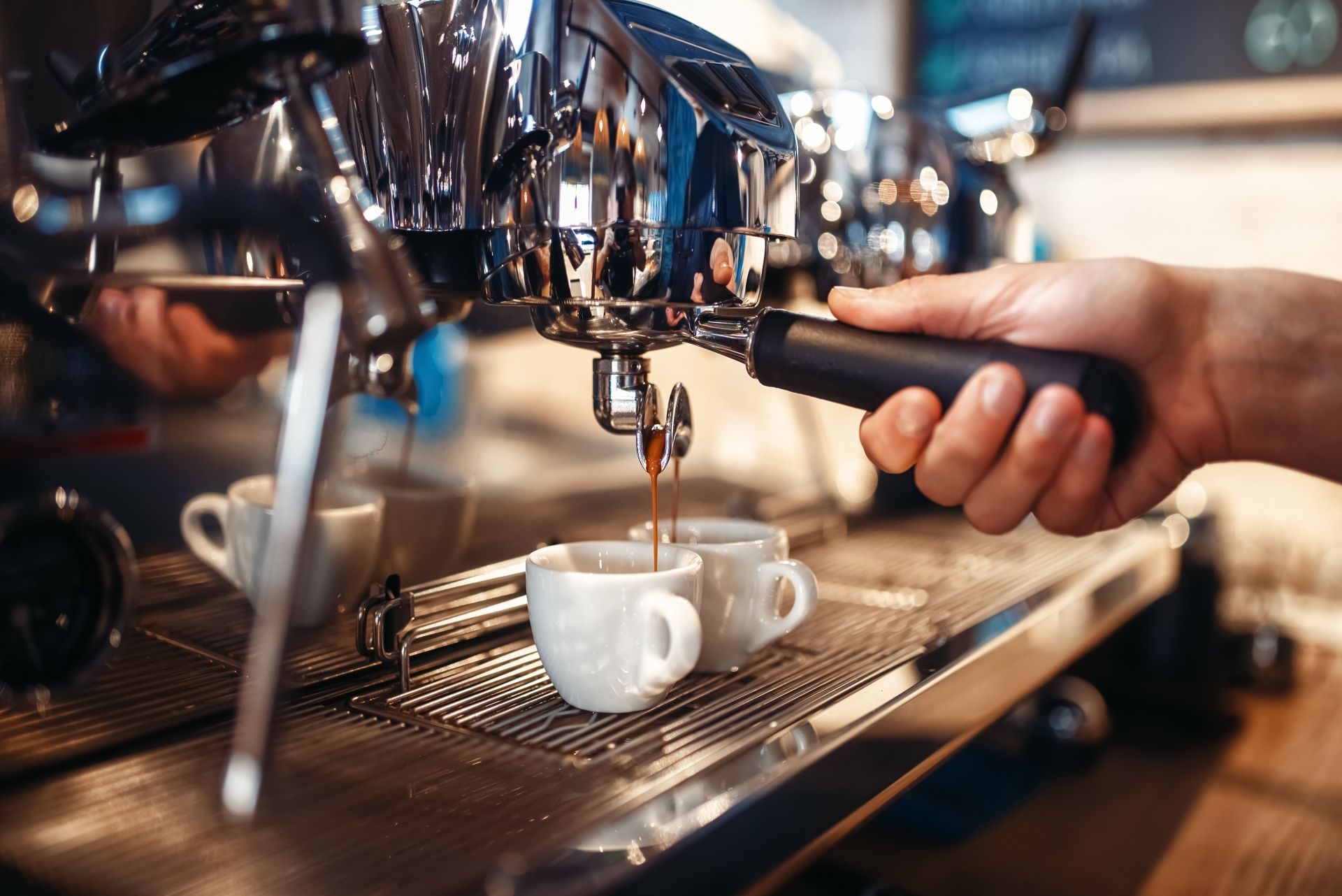 選擇營業用咖啡機：關鍵因素和考慮事項
